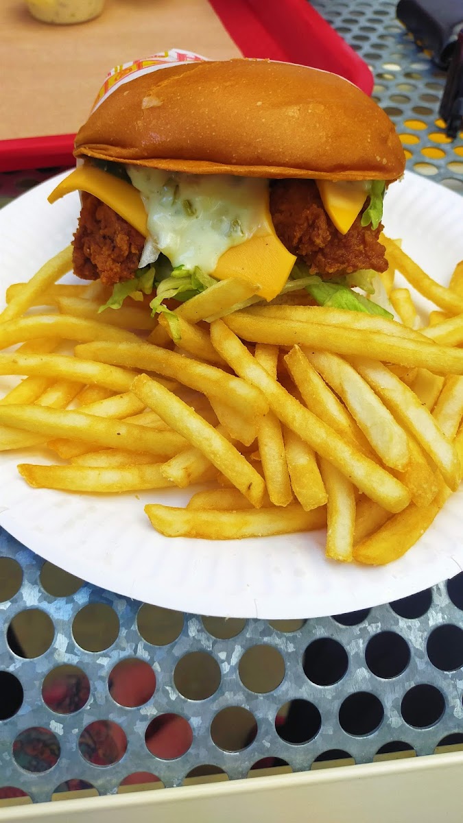 Hoodburger Inglewood Photo 10