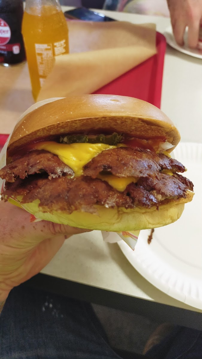 Hoodburger Inglewood Photo 6